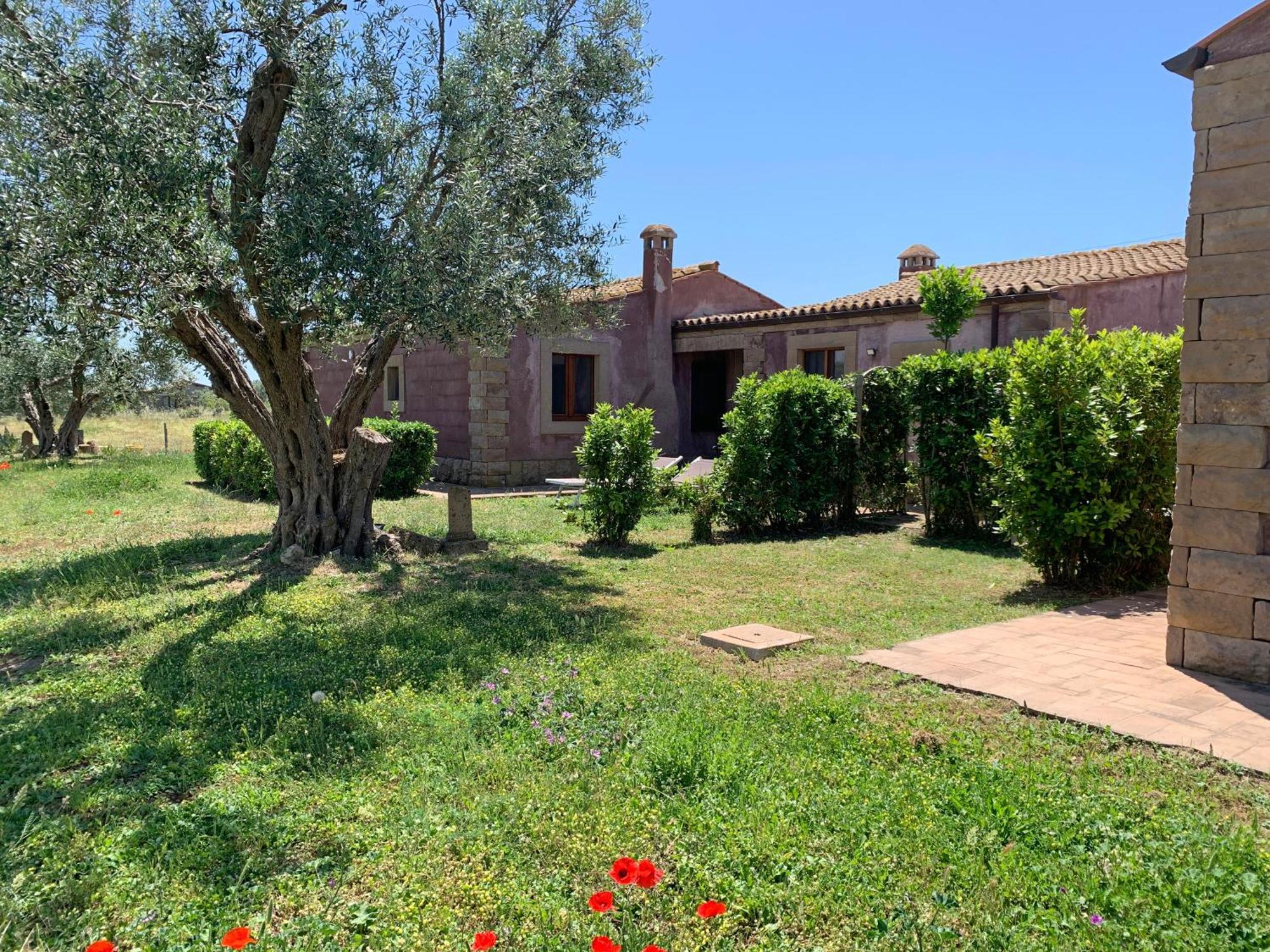 Resort Fonte Vulci Canino Bagian luar foto